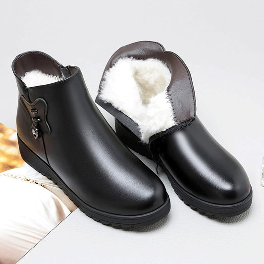 Ladies Boots， Large Size Women Ankle Boot Leather Winter Fur Velet Warm Shoes Booties Platform Waterproof Shoes Motorcycle (Color : Black, Size : 6.5 UK)